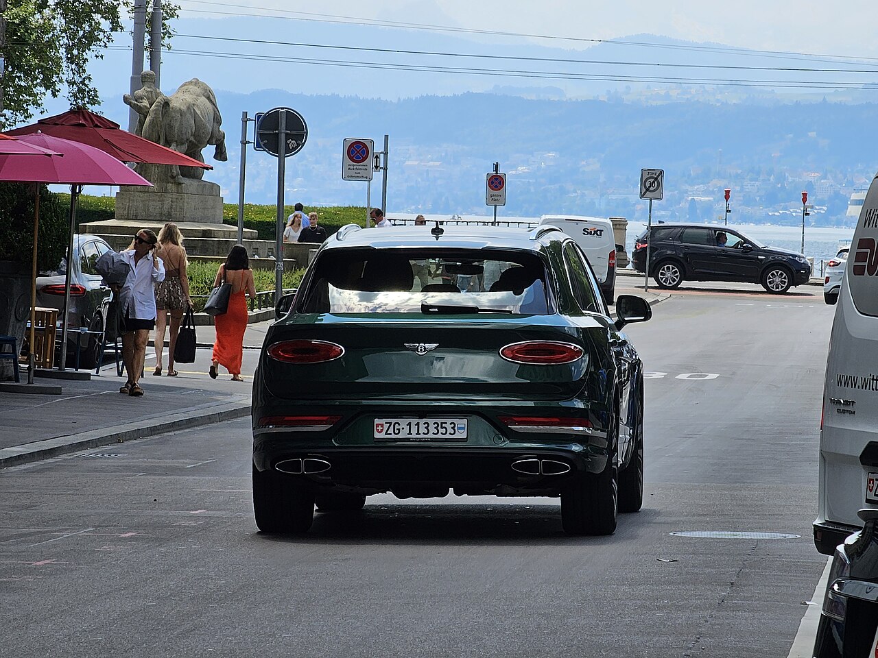 File:Bentley Bentayga Hybrid FL Verdant (13).jpg