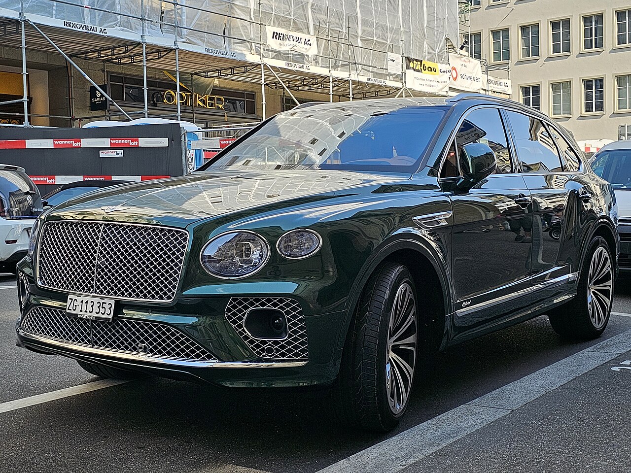 File:Bentley Bentayga Hybrid FL Verdant (3).jpg