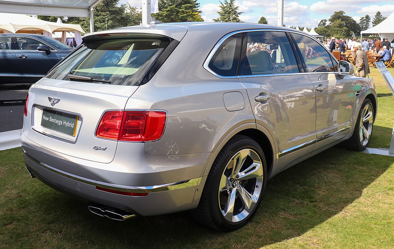 File:2019 Bentley Bentayga Hybrid Rear.jpg