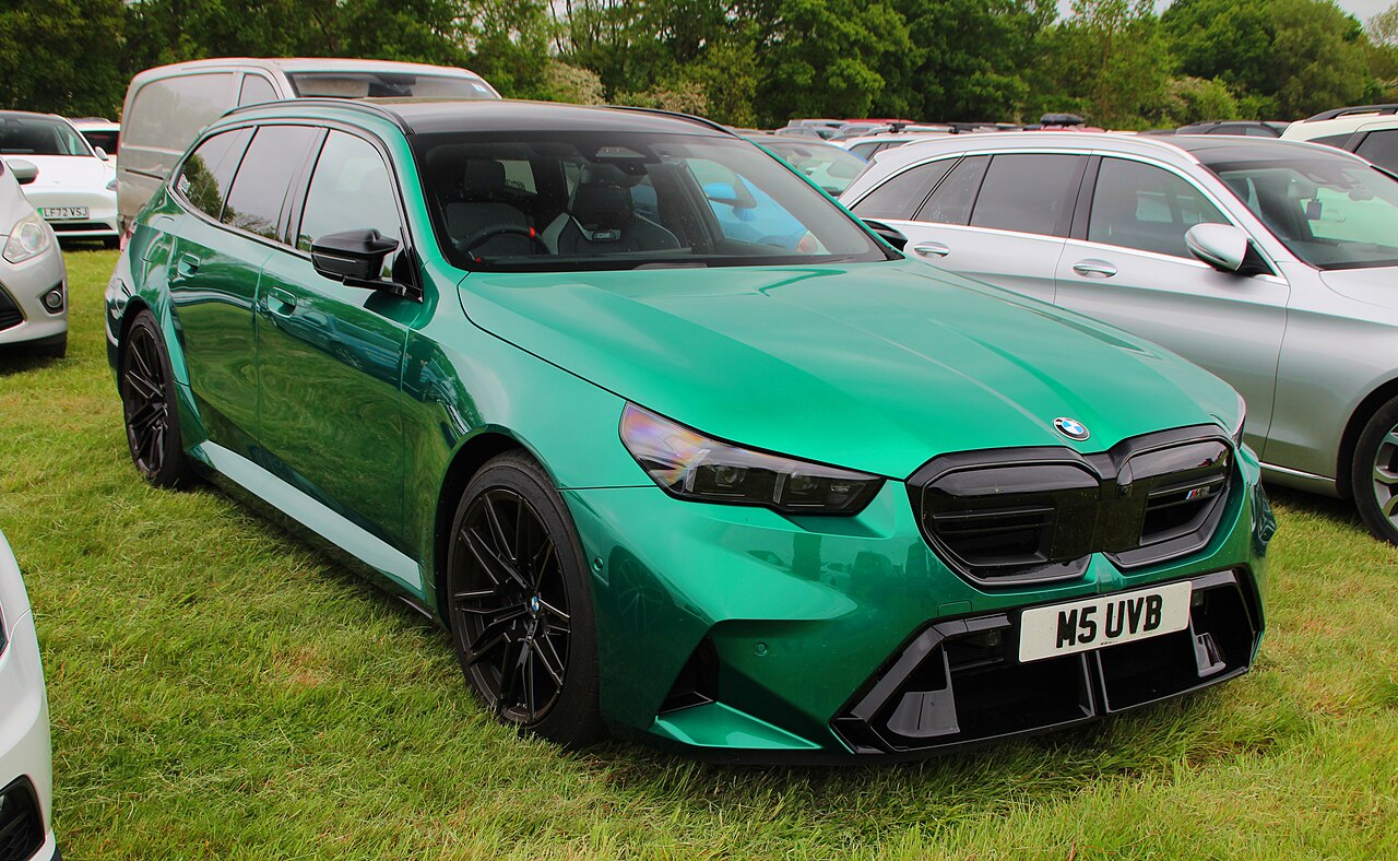 File:2025 BMW M5 Touring PHEV Auto.jpg