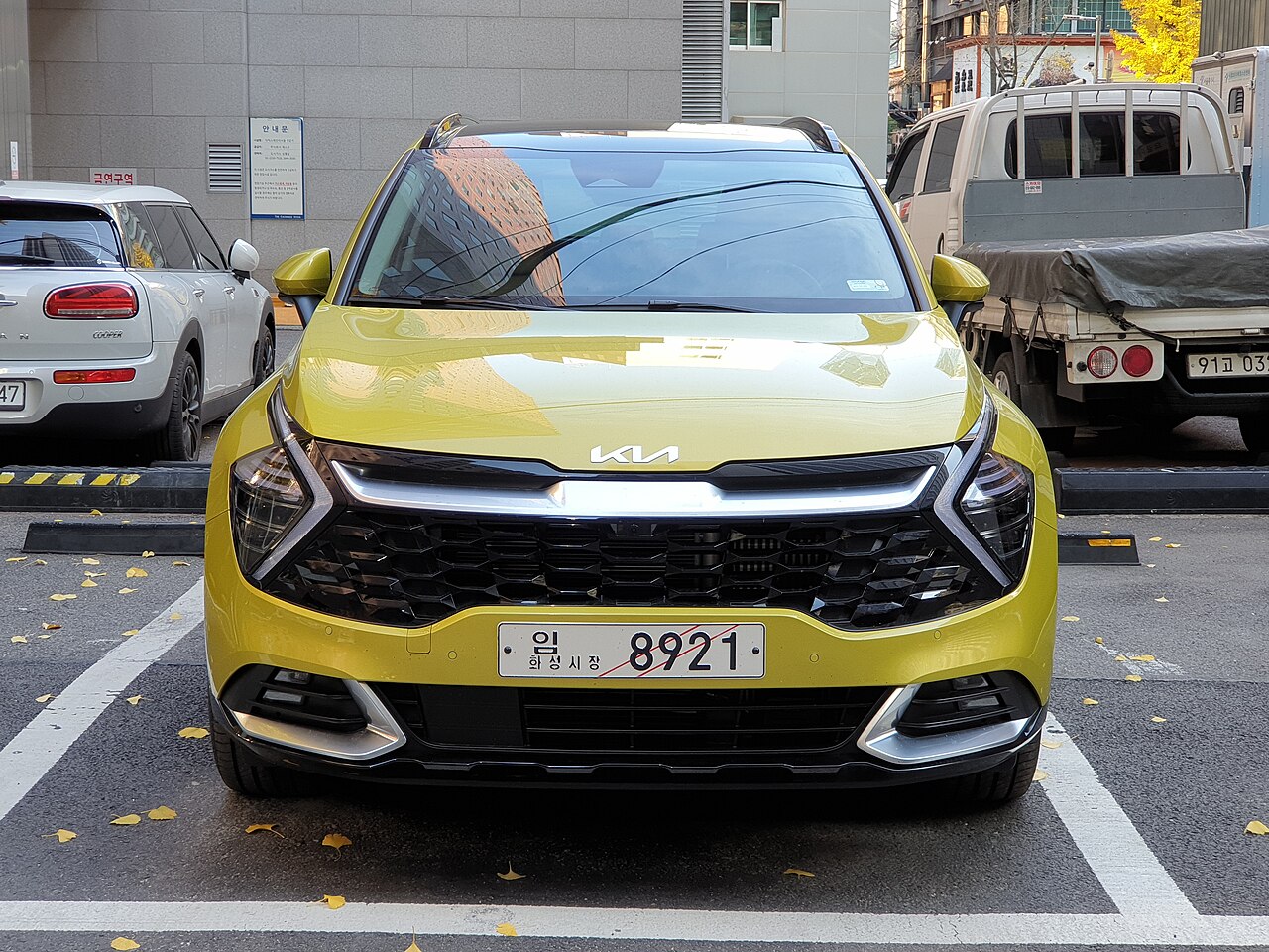 File:Kia Sportage Plug-in Hybrid NQ5e PHEV Splash Lemon Test Vehicle (5).jpg