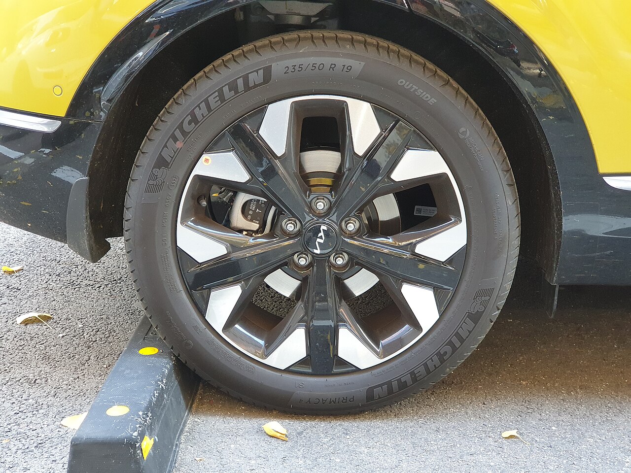 File:Kia Sportage Plug-in Hybrid NQ5e PHEV Splash Lemon Test Vehicle (15).jpg