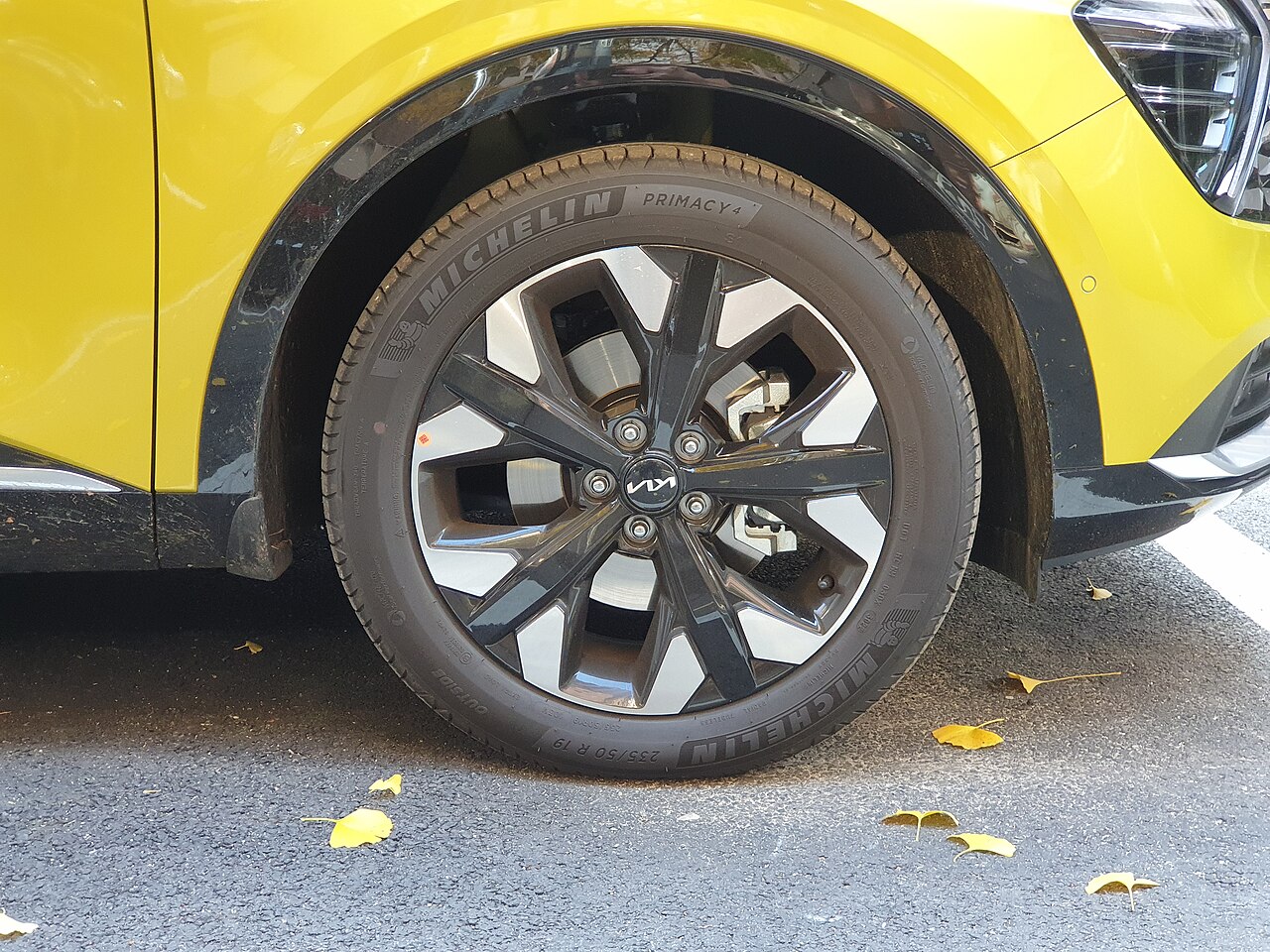 File:Kia Sportage Plug-in Hybrid NQ5e PHEV Splash Lemon Test Vehicle (14).jpg