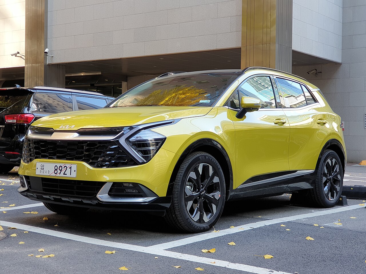 File:Kia Sportage Plug-in Hybrid NQ5e PHEV Splash Lemon Test Vehicle (2).jpg