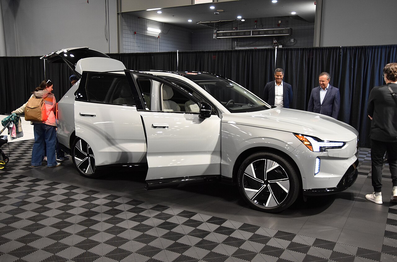 File:Volvo EX90 Twin Motor Performance (2026) (55213663456).jpg